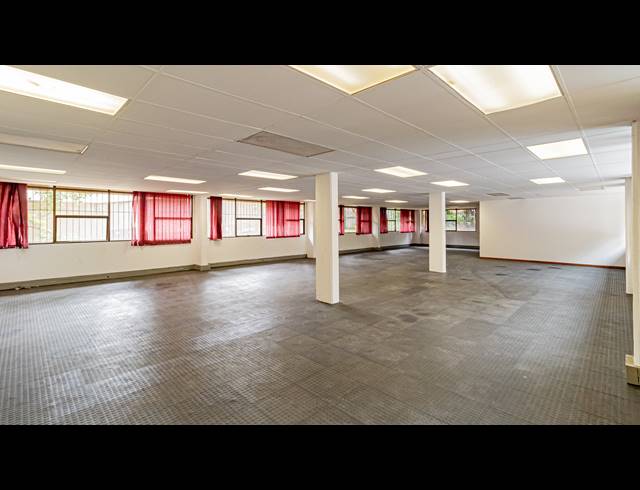 338M² OFFICE FOR SALE IN FERNDALE